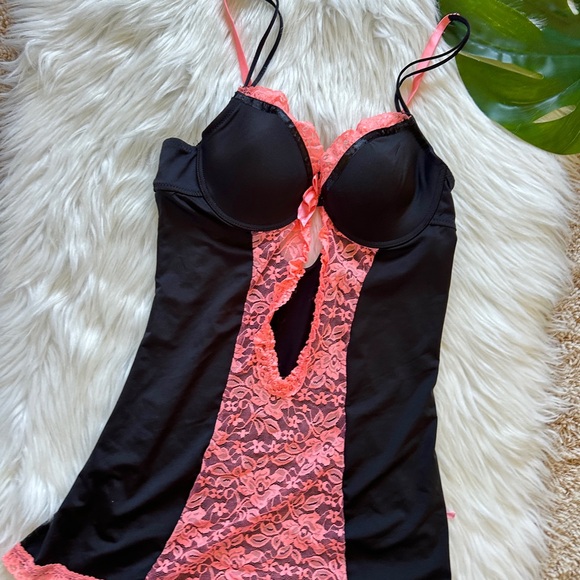 Sexy Black and Pink Lace Chemise - Picture 8 of 8